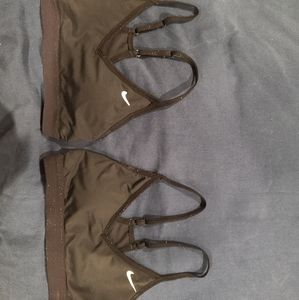 2 Nike indy sports bra